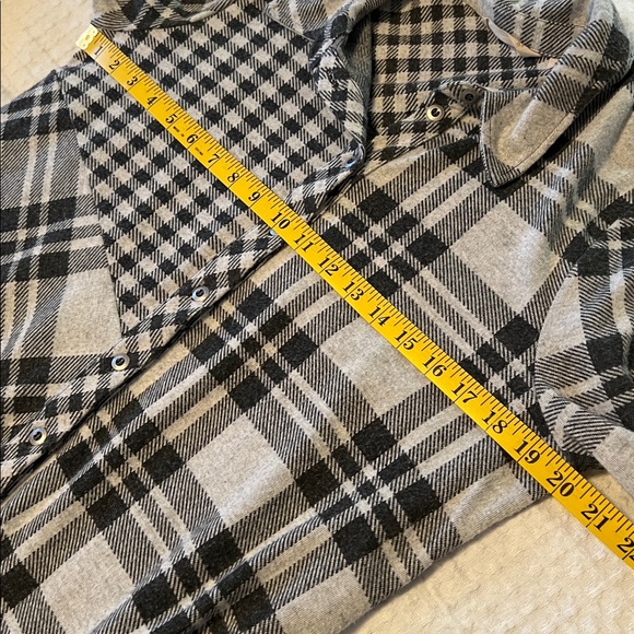 Soft Surroundings Paramour Black and White Plaid Button Down Top Size Medium - Picture 14 of 16